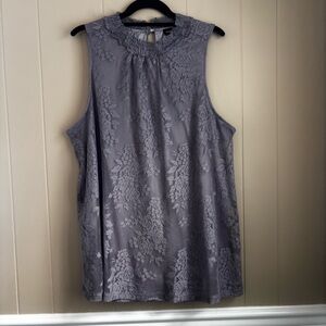 Torrid Women’s lace tank top in a soft dusty lavender / muted purple shade. XL